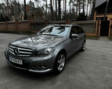 Серый Мерседес Ц-Класс, объемом двигателя 2.2 л и пробегом 288 тыс. км за 10800 $, фото 1 на Automoto.ua