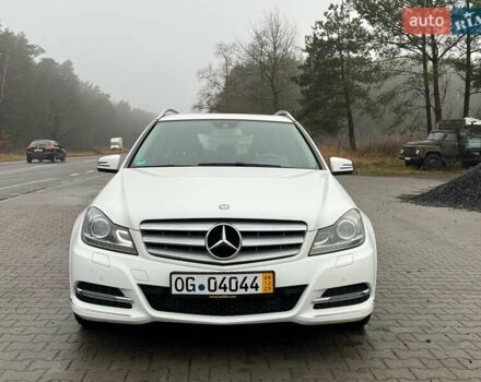 Серый Мерседес Ц-Класс, объемом двигателя 2.15 л и пробегом 265 тыс. км за 13500 $, фото 2 на Automoto.ua