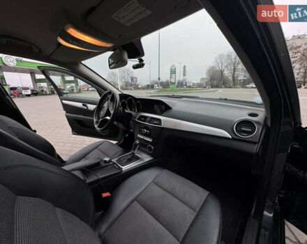 Сірий Мерседес Ц-Клас, об'ємом двигуна 2.14 л та пробігом 308 тис. км за 9900 $, фото 13 на Automoto.ua