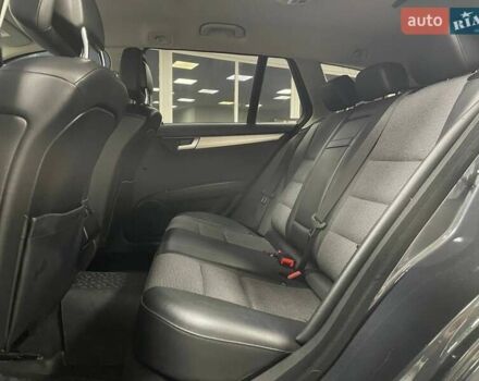 Серый Мерседес Ц-Класс, объемом двигателя 2.14 л и пробегом 306 тыс. км за 10490 $, фото 35 на Automoto.ua