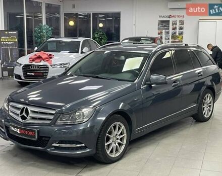 Серый Мерседес Ц-Класс, объемом двигателя 2.14 л и пробегом 306 тыс. км за 10490 $, фото 5 на Automoto.ua