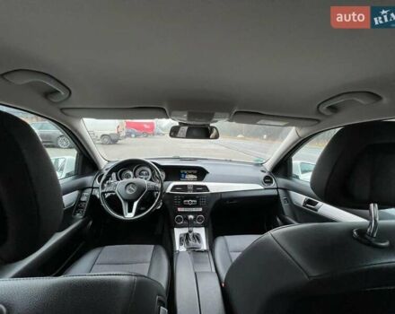 Серый Мерседес Ц-Класс, объемом двигателя 2.15 л и пробегом 265 тыс. км за 13500 $, фото 17 на Automoto.ua