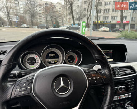 Сірий Мерседес Ц-Клас, об'ємом двигуна 2.14 л та пробігом 308 тис. км за 9900 $, фото 16 на Automoto.ua