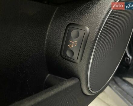 Сірий Мерседес Ц-Клас, об'ємом двигуна 2.14 л та пробігом 306 тис. км за 10490 $, фото 19 на Automoto.ua