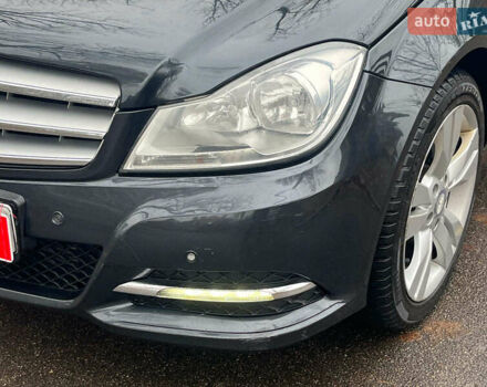 Серый Мерседес Ц-Класс, объемом двигателя 2.2 л и пробегом 208 тыс. км за 12890 $, фото 4 на Automoto.ua