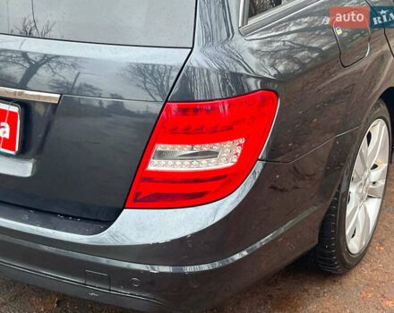 Серый Мерседес Ц-Класс, объемом двигателя 2.2 л и пробегом 208 тыс. км за 12890 $, фото 11 на Automoto.ua