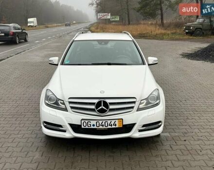 Серый Мерседес Ц-Класс, объемом двигателя 2.15 л и пробегом 265 тыс. км за 13500 $, фото 1 на Automoto.ua
