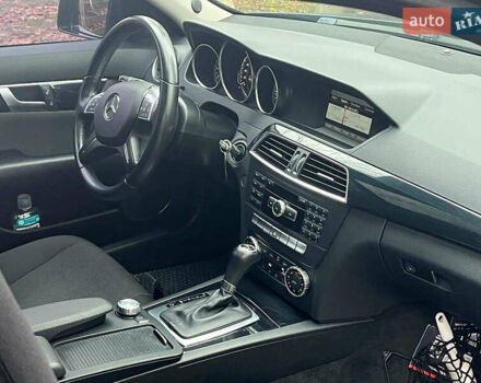 Серый Мерседес Ц-Класс, объемом двигателя 2.2 л и пробегом 208 тыс. км за 12890 $, фото 16 на Automoto.ua