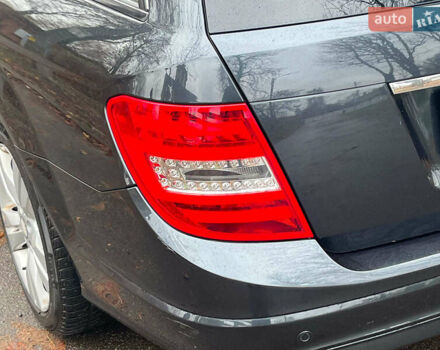 Серый Мерседес Ц-Класс, объемом двигателя 2.2 л и пробегом 208 тыс. км за 12890 $, фото 9 на Automoto.ua