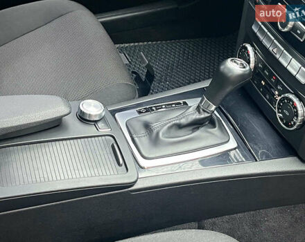 Серый Мерседес Ц-Класс, объемом двигателя 2.2 л и пробегом 208 тыс. км за 12890 $, фото 17 на Automoto.ua