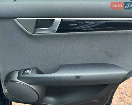 Серый Мерседес Ц-Класс, объемом двигателя 2.2 л и пробегом 208 тыс. км за 12890 $, фото 21 на Automoto.ua