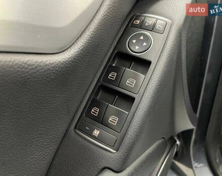 Серый Мерседес Ц-Класс, объемом двигателя 2.14 л и пробегом 306 тыс. км за 10490 $, фото 18 на Automoto.ua