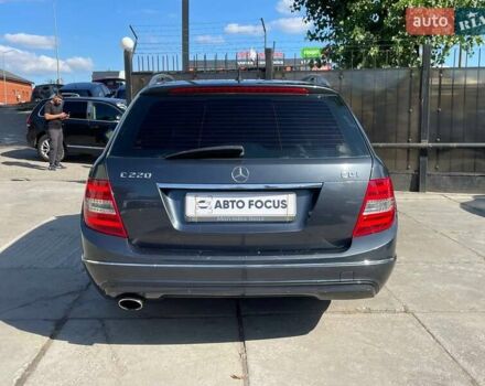 Серый Мерседес Ц-Класс, объемом двигателя 2.14 л и пробегом 306 тыс. км за 10490 $, фото 5 на Automoto.ua