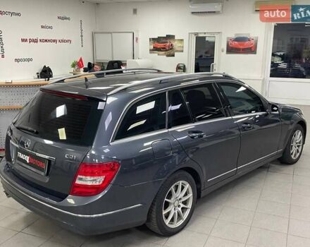 Серый Мерседес Ц-Класс, объемом двигателя 2.14 л и пробегом 306 тыс. км за 10490 $, фото 8 на Automoto.ua