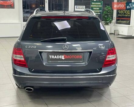 Серый Мерседес Ц-Класс, объемом двигателя 2.14 л и пробегом 306 тыс. км за 10490 $, фото 10 на Automoto.ua