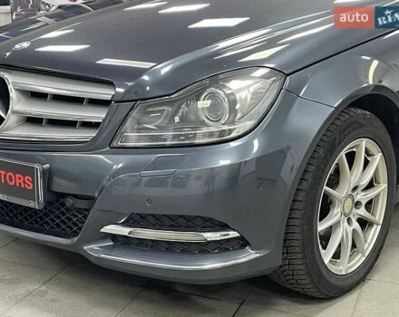 Серый Мерседес Ц-Класс, объемом двигателя 2.14 л и пробегом 306 тыс. км за 10490 $, фото 4 на Automoto.ua