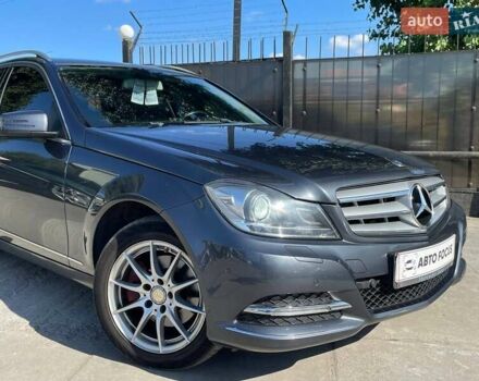 Серый Мерседес Ц-Класс, объемом двигателя 2.14 л и пробегом 306 тыс. км за 10490 $, фото 3 на Automoto.ua