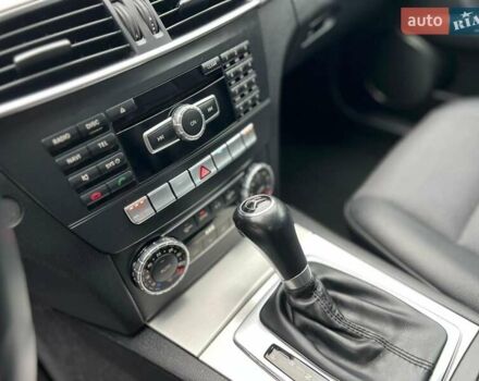Серый Мерседес Ц-Класс, объемом двигателя 2.15 л и пробегом 265 тыс. км за 13500 $, фото 22 на Automoto.ua