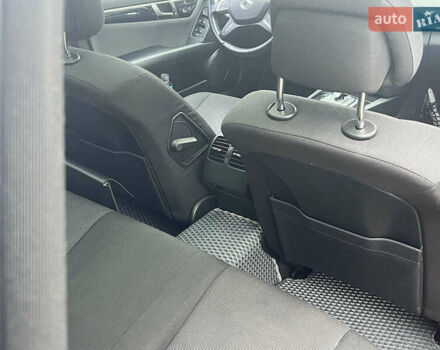 Серый Мерседес Ц-Класс, объемом двигателя 2.2 л и пробегом 208 тыс. км за 12890 $, фото 23 на Automoto.ua