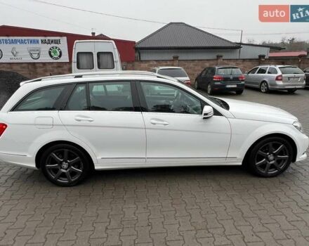 Серый Мерседес Ц-Класс, объемом двигателя 2.15 л и пробегом 265 тыс. км за 13500 $, фото 10 на Automoto.ua