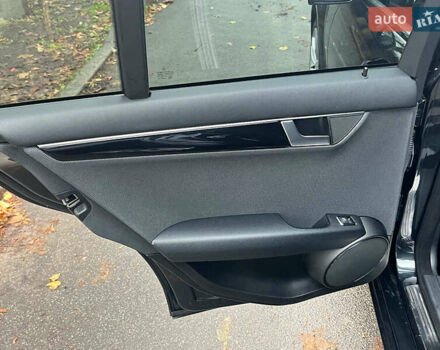 Серый Мерседес Ц-Класс, объемом двигателя 2.2 л и пробегом 208 тыс. км за 12890 $, фото 25 на Automoto.ua