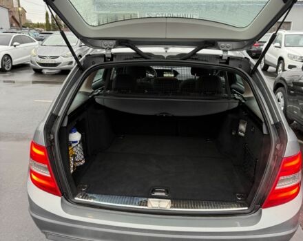 Сірий Мерседес Ц-Клас, об'ємом двигуна 2.2 л та пробігом 218 тис. км за 11000 $, фото 6 на Automoto.ua