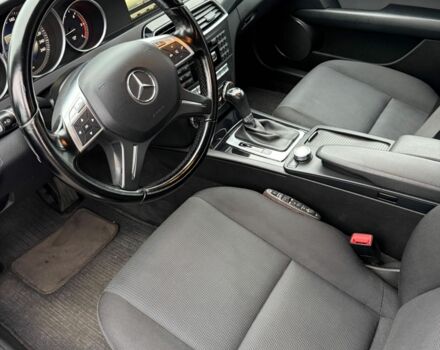 Сірий Мерседес Ц-Клас, об'ємом двигуна 2.2 л та пробігом 218 тис. км за 11000 $, фото 4 на Automoto.ua