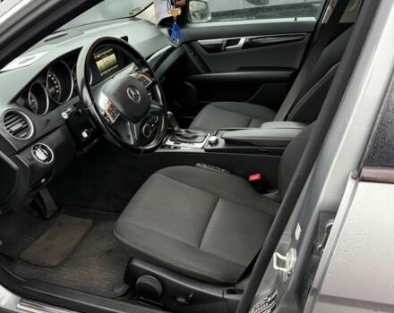 Сірий Мерседес Ц-Клас, об'ємом двигуна 2.2 л та пробігом 218 тис. км за 11000 $, фото 5 на Automoto.ua