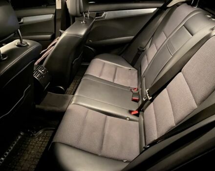 Серый Мерседес Ц-Класс, объемом двигателя 2.1 л и пробегом 220 тыс. км за 14900 $, фото 8 на Automoto.ua