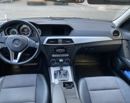 Серый Мерседес Ц-Класс, объемом двигателя 2.1 л и пробегом 220 тыс. км за 14900 $, фото 21 на Automoto.ua