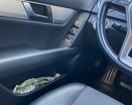 Серый Мерседес Ц-Класс, объемом двигателя 2.1 л и пробегом 220 тыс. км за 14900 $, фото 23 на Automoto.ua