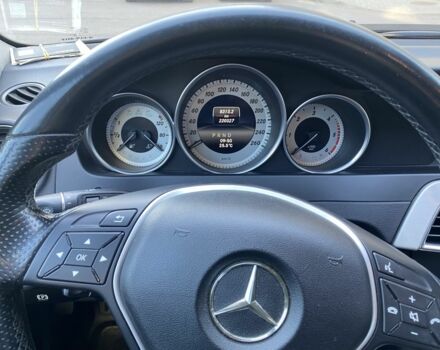 Серый Мерседес Ц-Класс, объемом двигателя 2.1 л и пробегом 220 тыс. км за 14900 $, фото 22 на Automoto.ua