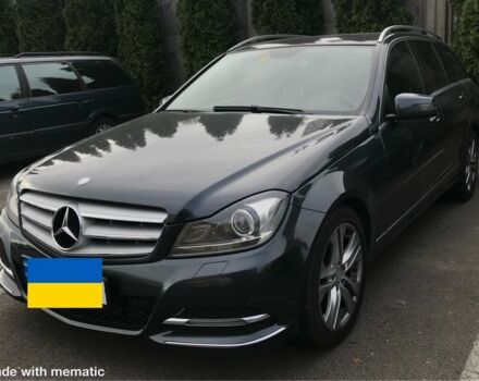 Серый Мерседес Ц-Класс, объемом двигателя 2.1 л и пробегом 220 тыс. км за 14900 $, фото 1 на Automoto.ua