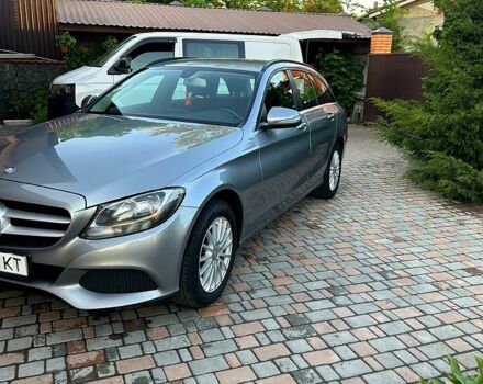 Серый Мерседес Ц-Класс, объемом двигателя 2.1 л и пробегом 290 тыс. км за 13000 $, фото 1 на Automoto.ua