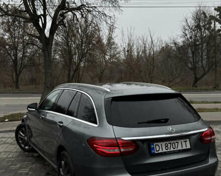 Сірий Мерседес Ц-Клас, об'ємом двигуна 2.14 л та пробігом 225 тис. км за 17777 $, фото 4 на Automoto.ua