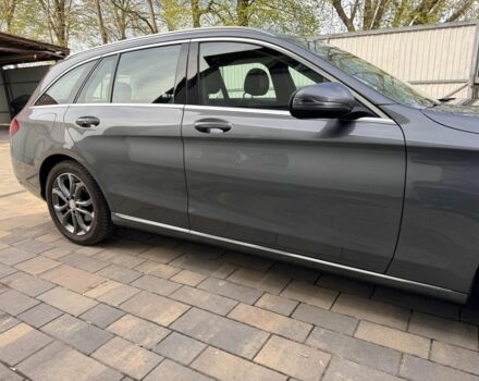 Серый Мерседес Ц-Класс, объемом двигателя 0 л и пробегом 227 тыс. км за 16000 $, фото 2 на Automoto.ua