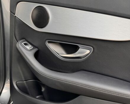 Серый Мерседес Ц-Класс, объемом двигателя 0 л и пробегом 227 тыс. км за 16000 $, фото 7 на Automoto.ua