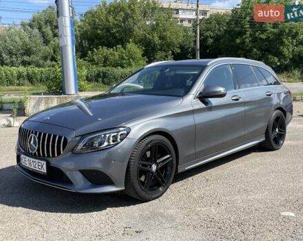 Серый Мерседес Ц-Класс, объемом двигателя 2 л и пробегом 289 тыс. км за 21500 $, фото 2 на Automoto.ua