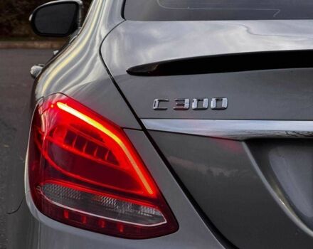 Серый Мерседес Ц-Класс, объемом двигателя 0 л и пробегом 137 тыс. км за 16000 $, фото 2 на Automoto.ua