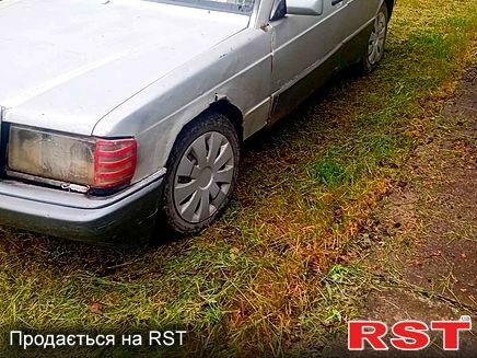 Мерседес Ц-Класс 1984 в Черновцах на Automoto.ua Серый Мерседес Ц-Класс, объемом двигателя 2 л и пробегом 0 тыс. км за 600 $, фото 1 на Automoto.ua