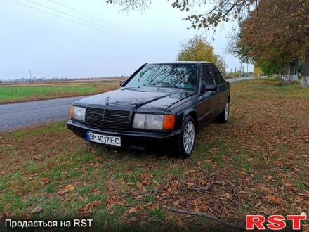 Мерседес Ц-Клас 1988 у Полтаві на Automoto.ua Сірий Мерседес Ц-Клас, об'ємом двигуна 2 л та пробігом 250 тис. км за 1900 $, фото 1 на Automoto.ua