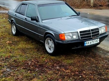 Серый Мерседес Ц-Класс, объемом двигателя 2 л и пробегом 470 тыс. км за 1500 $, фото 1 на Automoto.ua