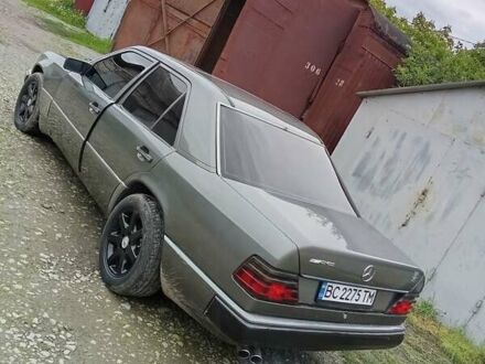 Мерседес Ц-Клас 1991 у Дрогобичі на Automoto.ua Сірий Мерседес Ц-Клас, об'ємом двигуна 2.5 л та пробігом 450 тис. км за 2100 $, фото 1 на Automoto.ua