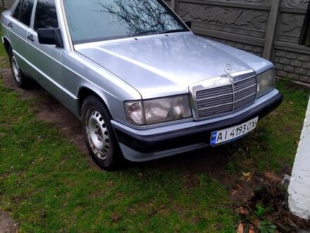 Серый Мерседес Ц-Класс, объемом двигателя 2 л и пробегом 200 тыс. км за 2200 $, фото 1 на Automoto.ua