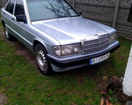 Серый Мерседес Ц-Класс, объемом двигателя 2 л и пробегом 200 тыс. км за 2200 $, фото 1 на Automoto.ua