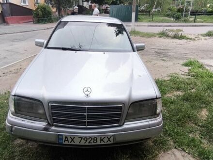 Серый Мерседес Ц-Класс, объемом двигателя 1.8 л и пробегом 330 тыс. км за 1500 $, фото 1 на Automoto.ua