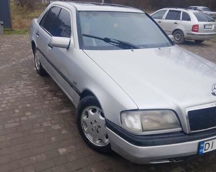 Серый Мерседес Ц-Класс, объемом двигателя 1.8 л и пробегом 500 тыс. км за 1350 $, фото 1 на Automoto.ua