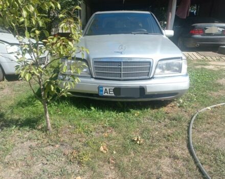 Сірий Мерседес Ц-Клас, об'ємом двигуна 2 л та пробігом 400 тис. км за 1200 $, фото 1 на Automoto.ua