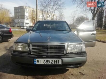 Мерседес Ц-Класс 1995 в Калуше на Automoto.ua Серый Мерседес Ц-Класс, объемом двигателя 1.8 л и пробегом 288 тыс. км за 2700 $, фото 1 на Automoto.ua