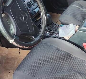 Мерседес Ц-Клас 1995 у Летичеве на Automoto.ua Сірий Мерседес Ц-Клас, об'ємом двигуна 1.8 л та пробігом 465 тис. км за 3800 $, фото 1 на Automoto.ua